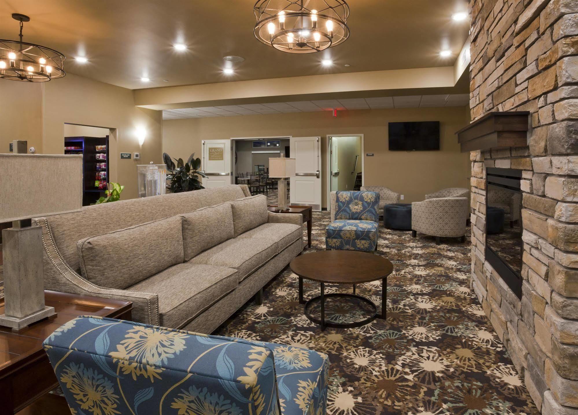 Grandstay Hotel & Suites Valley City Extérieur photo