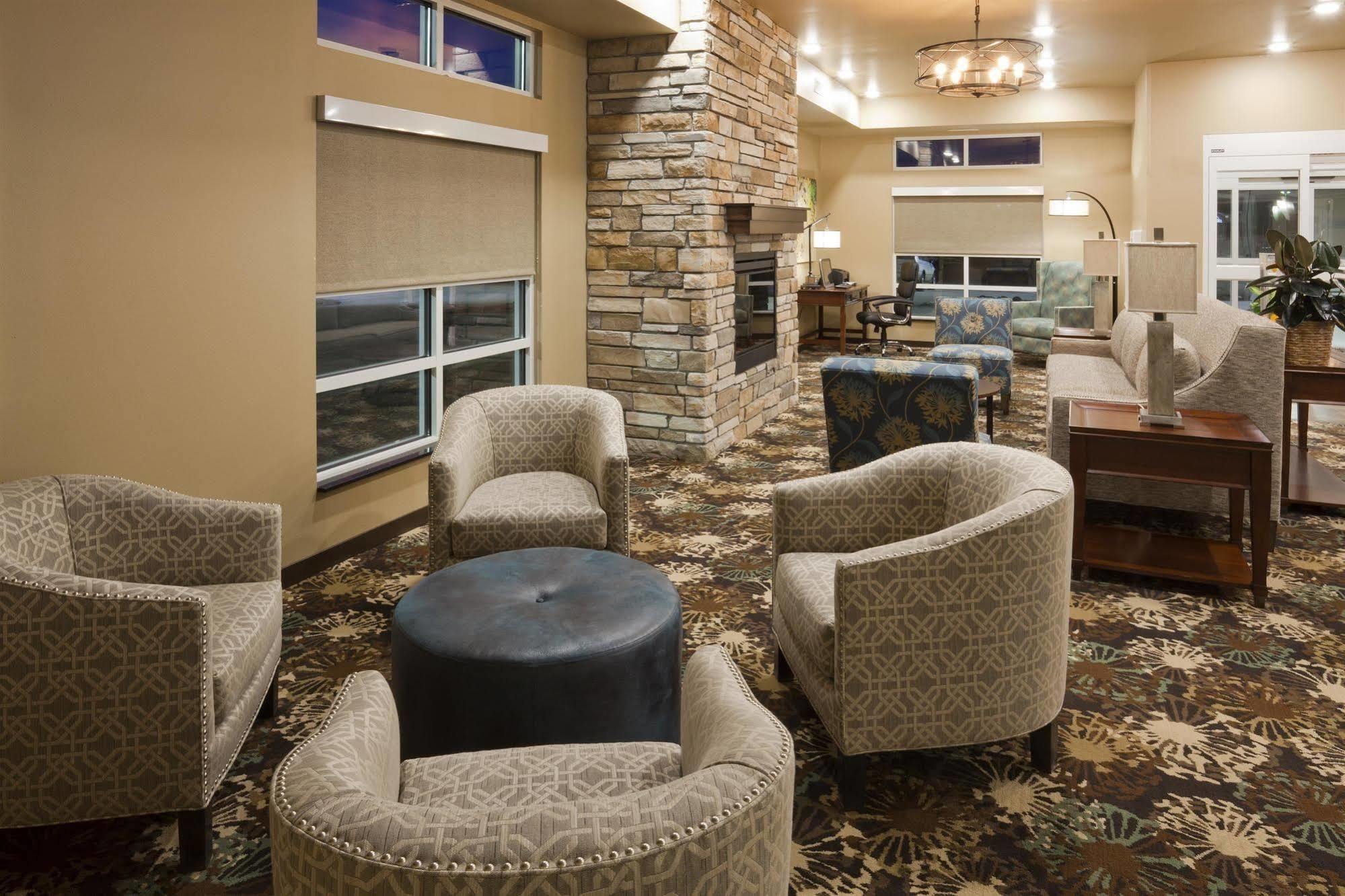 Grandstay Hotel & Suites Valley City Extérieur photo