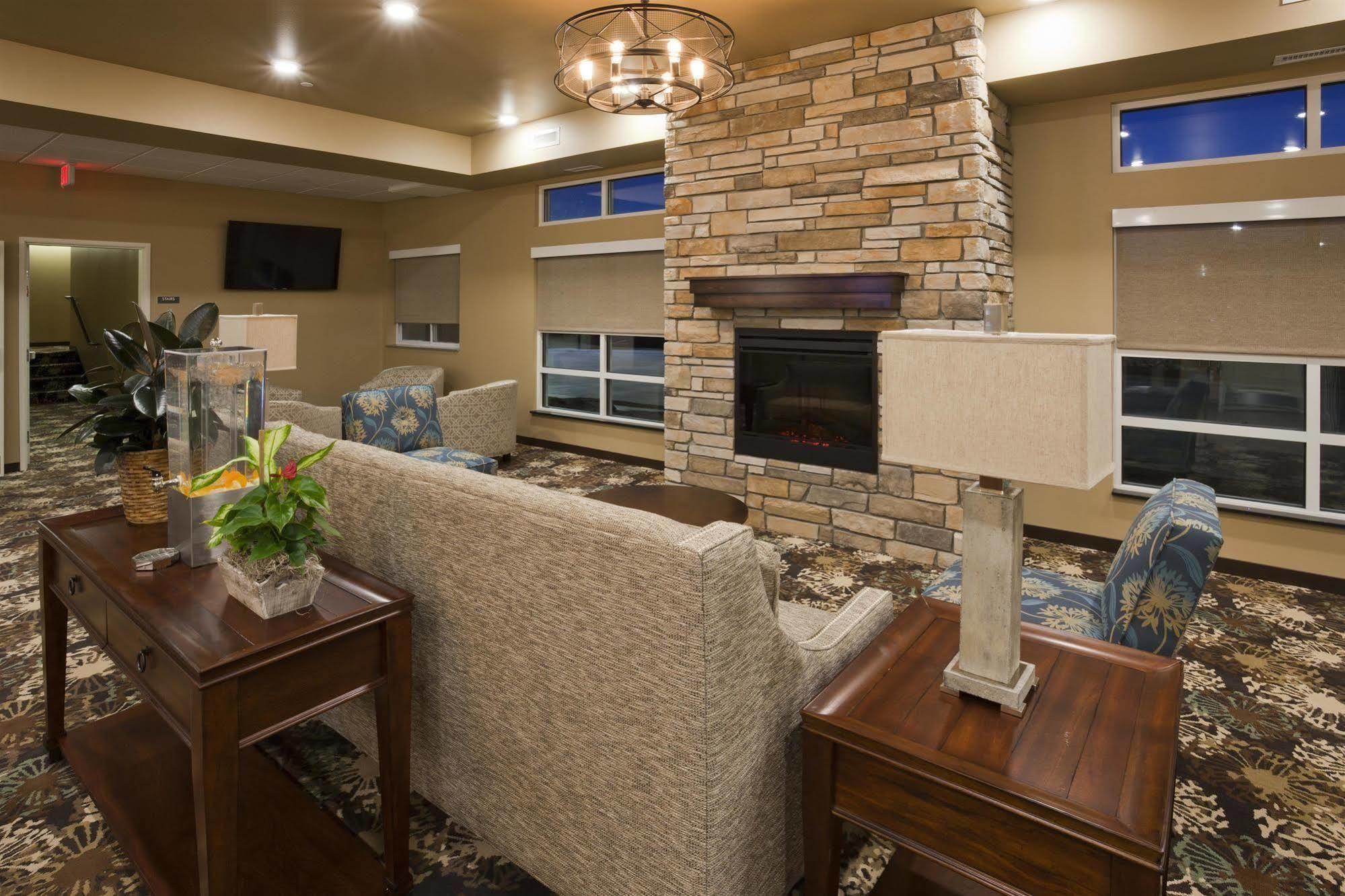 Grandstay Hotel & Suites Valley City Extérieur photo