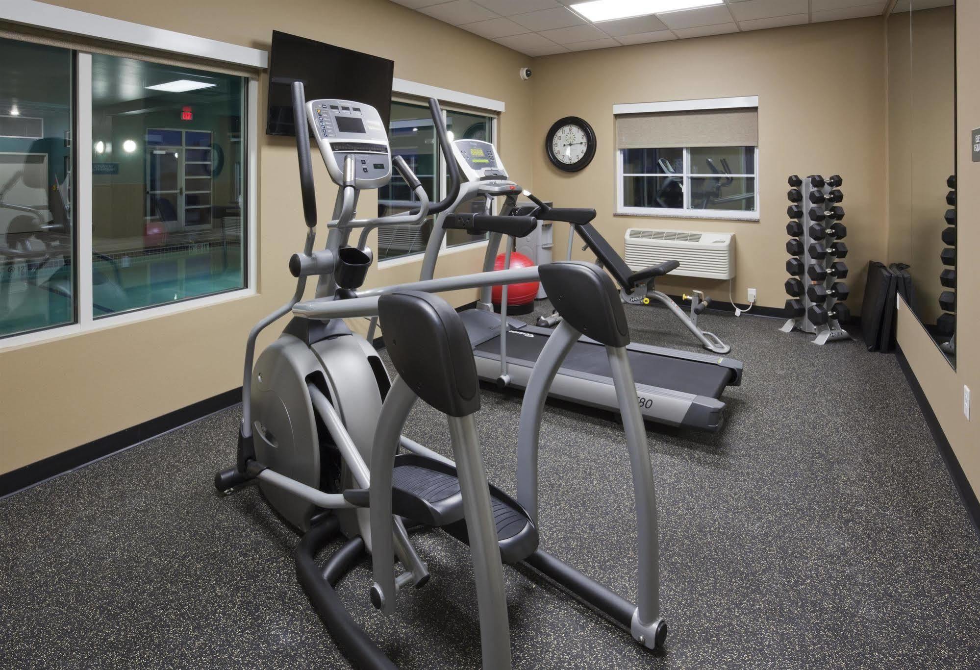 Grandstay Hotel & Suites Valley City Extérieur photo