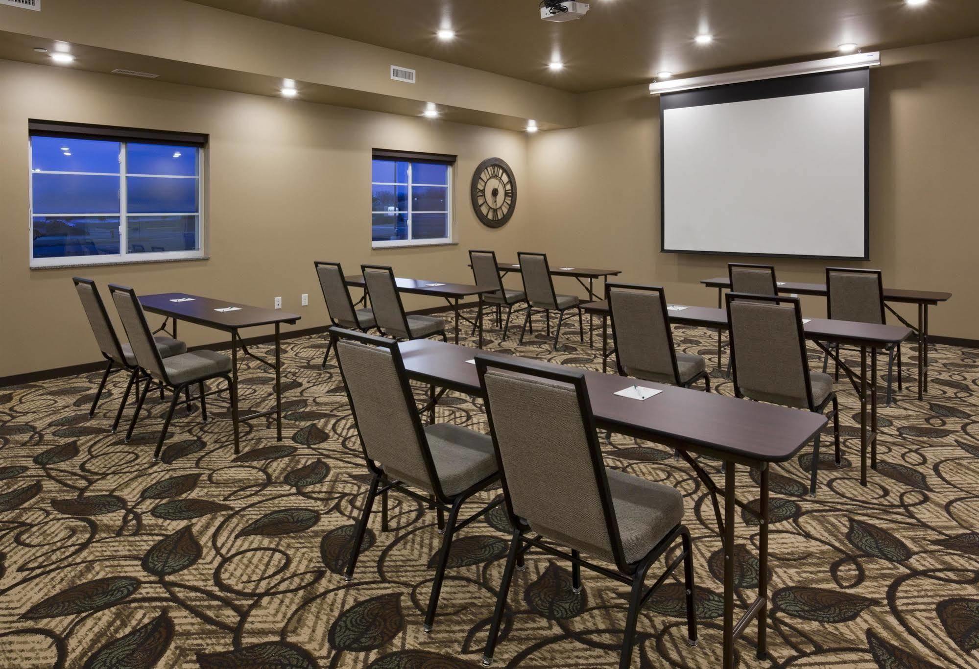 Grandstay Hotel & Suites Valley City Extérieur photo