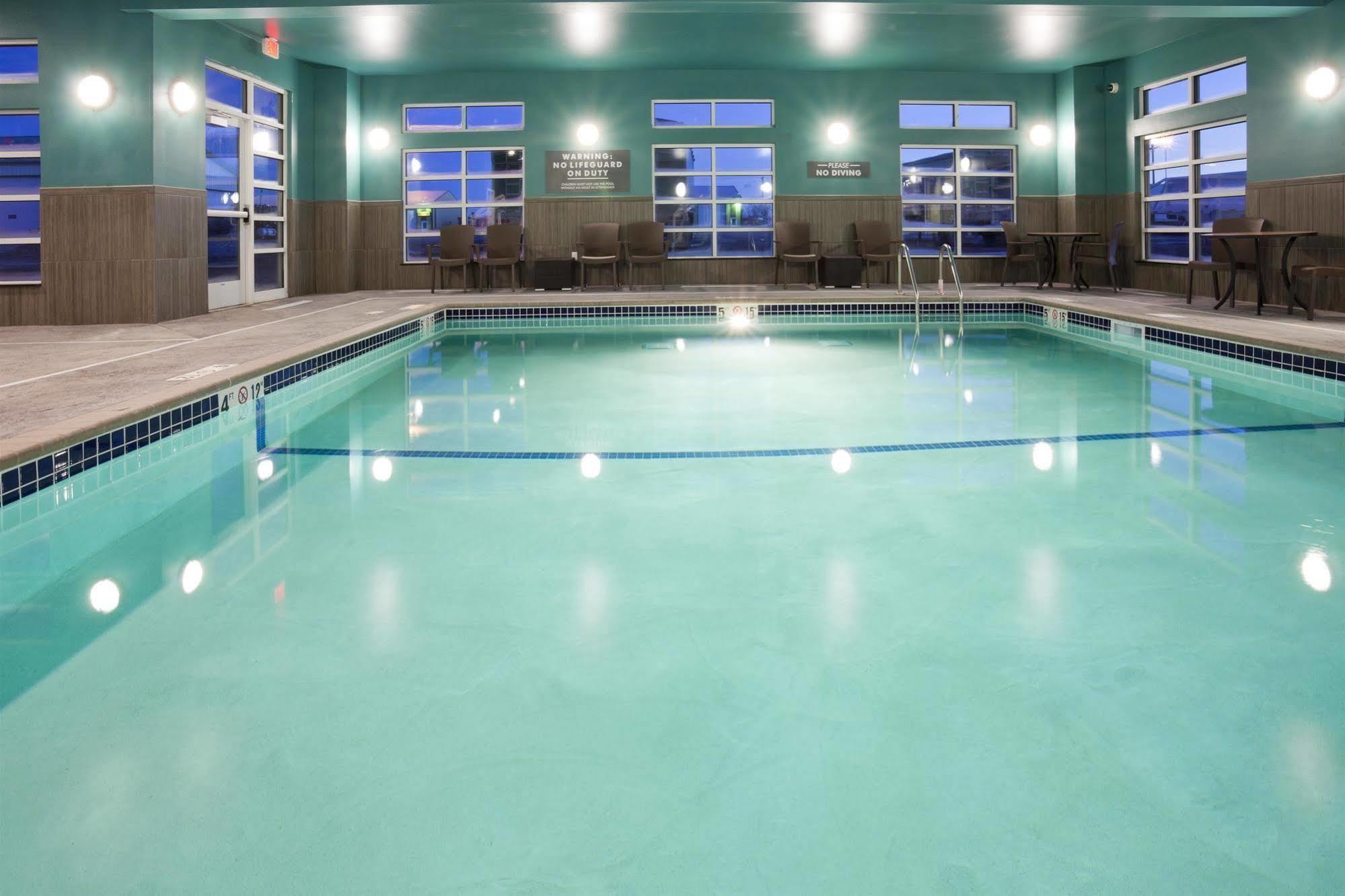 Grandstay Hotel & Suites Valley City Extérieur photo