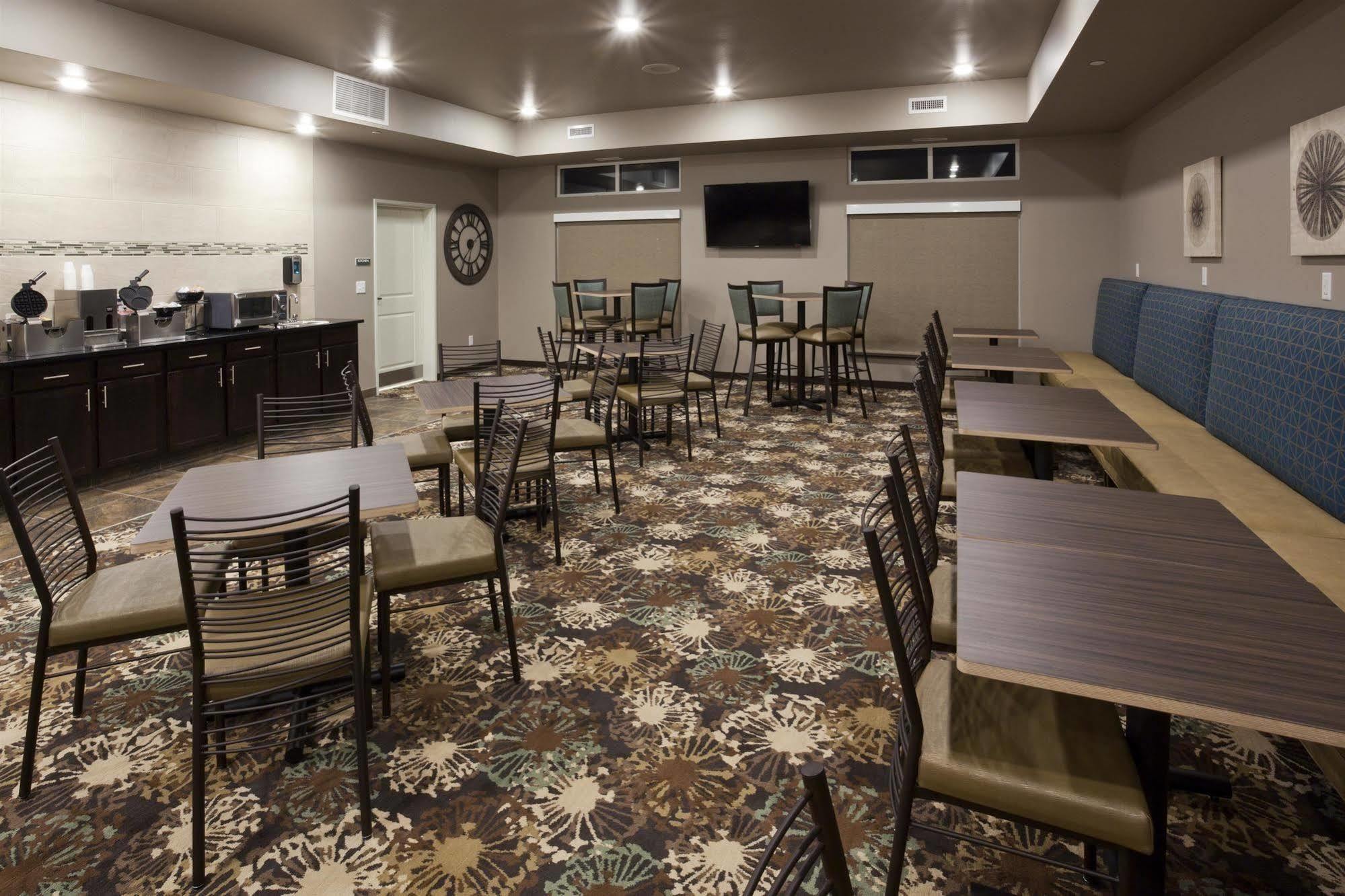 Grandstay Hotel & Suites Valley City Extérieur photo