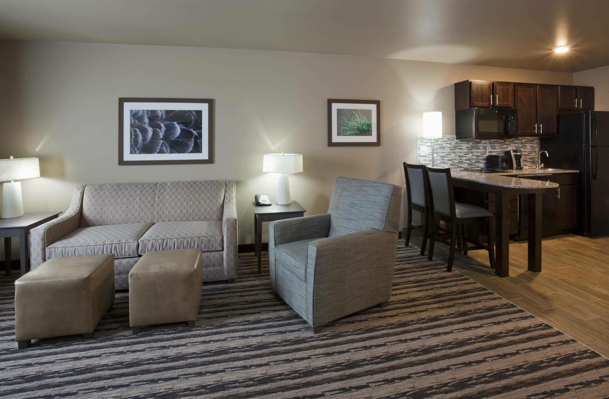 Grandstay Hotel & Suites Valley City Extérieur photo